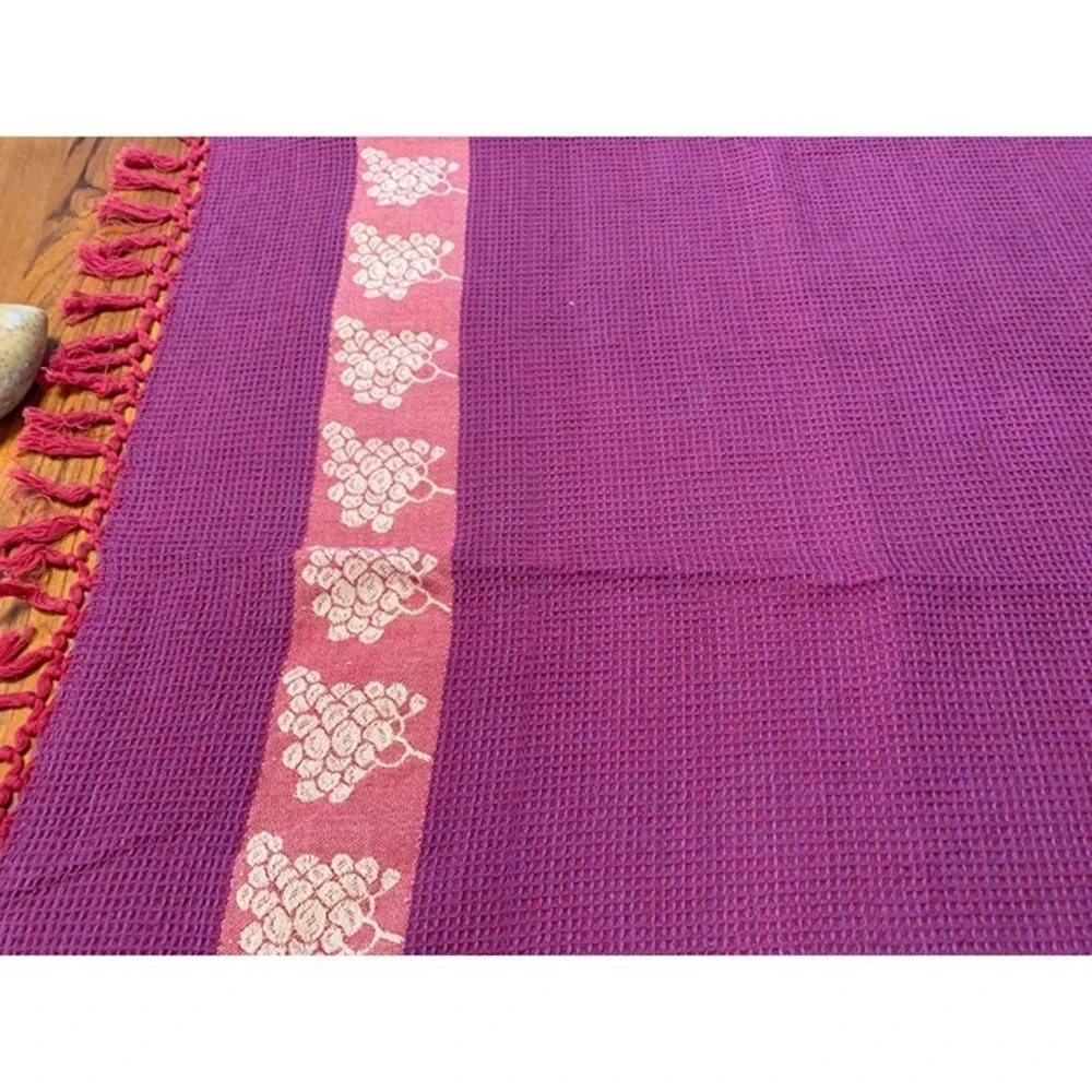 Primitive Artisan Inc 100% Cotton Boho VTG Purple & Red Grape Motif Woven Tablec